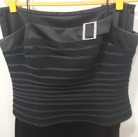 JS Spaghetti strap formal top - Picture 1 of 1